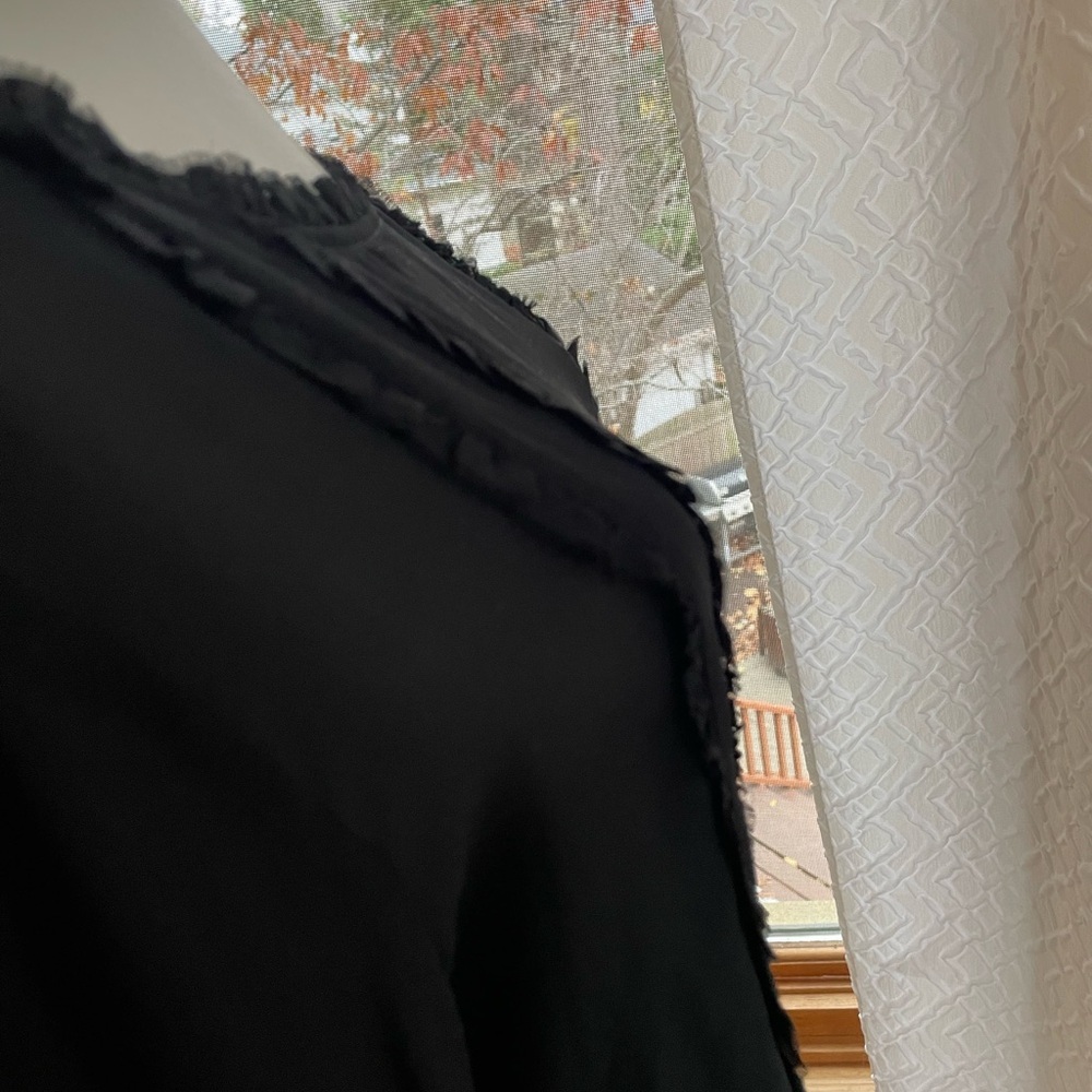 L’Agence Gilda Raw Edge Black Ruffle Blouse Medium - Picture 8 of 11